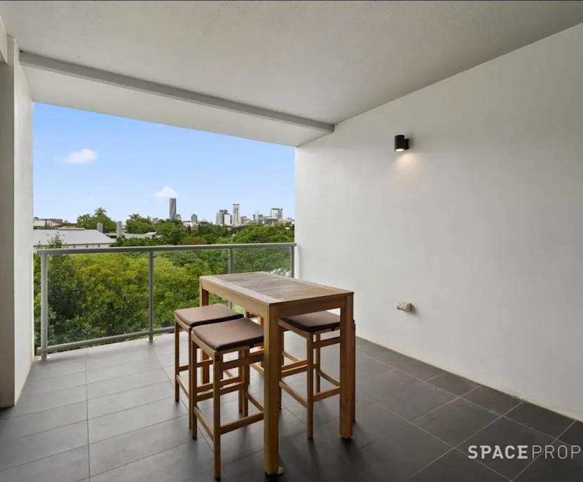 $360, Flatshare, 2 bathrooms, Red Hill QLD 4059