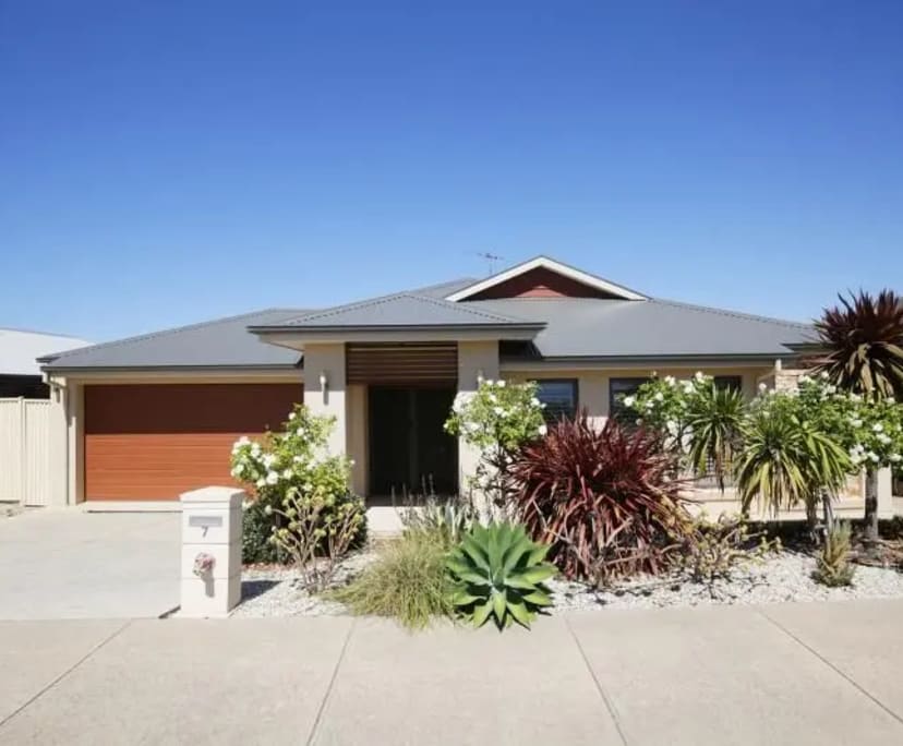 Room for Rent in Waurn Ponds, Geelong 190, Furnis...