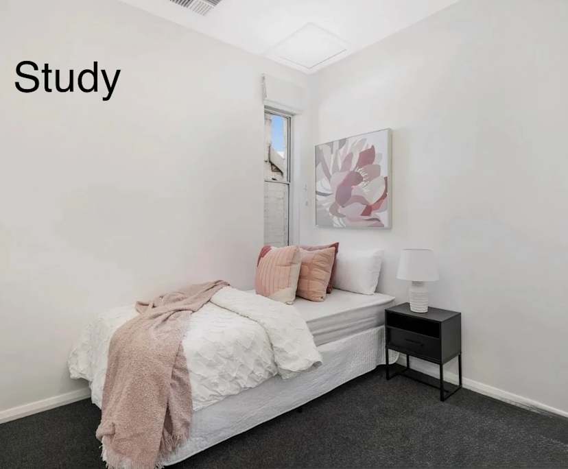 Room in a share house