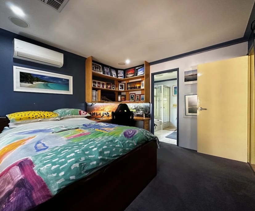 Furnished room in a share house