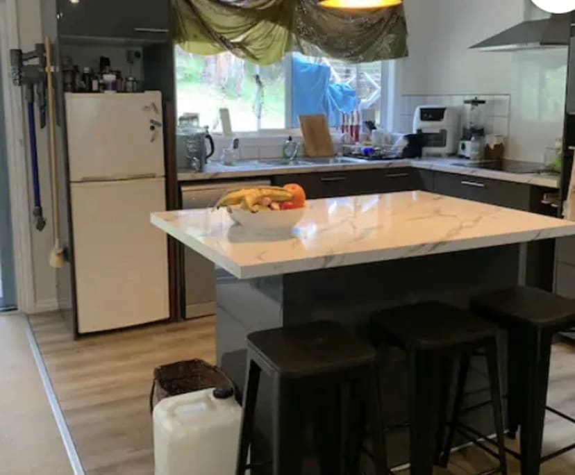 Whole Property for Rent in Warburton, Melbourne 4...