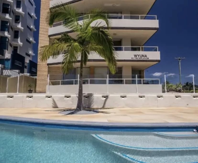 $400, Flatshare, 2 bathrooms, Burleigh Heads QLD 4220