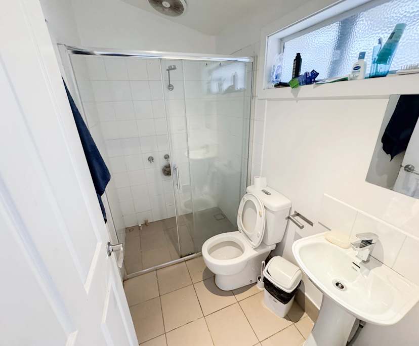 $350, Share-house, 6 bathrooms, St Kilda VIC 3182