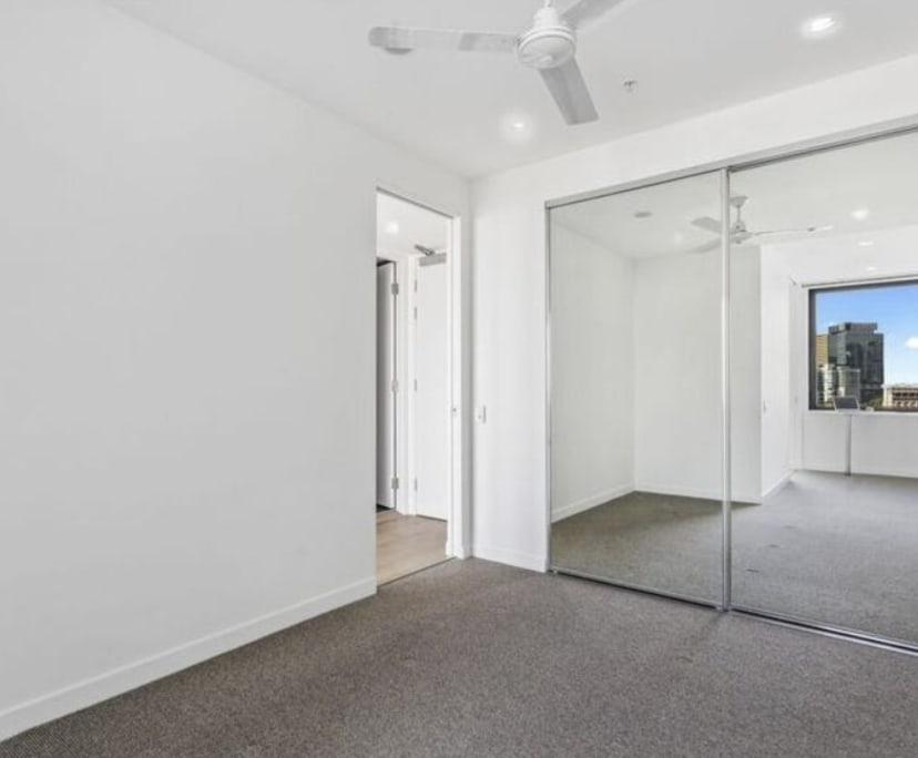 Room for Rent in Spring Hill, Brisbane 400, Furni...