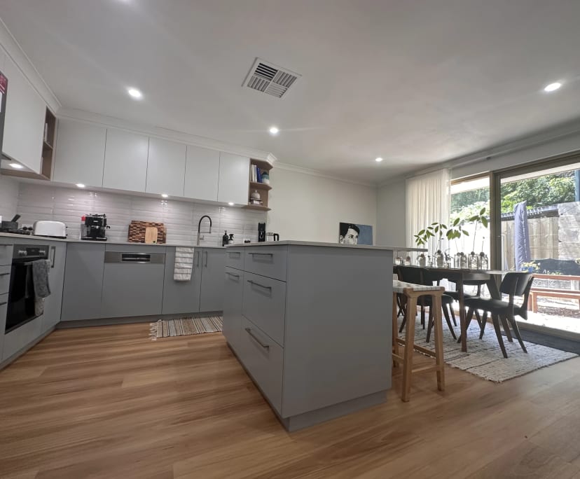 Furnished room in a flatshare