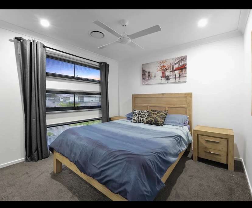 $350, Share-house, 5 bathrooms, Helensvale QLD 4212