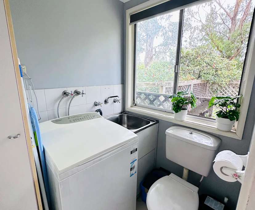 $550, Granny-flat, 2 bathrooms, Seven Hills NSW 2147