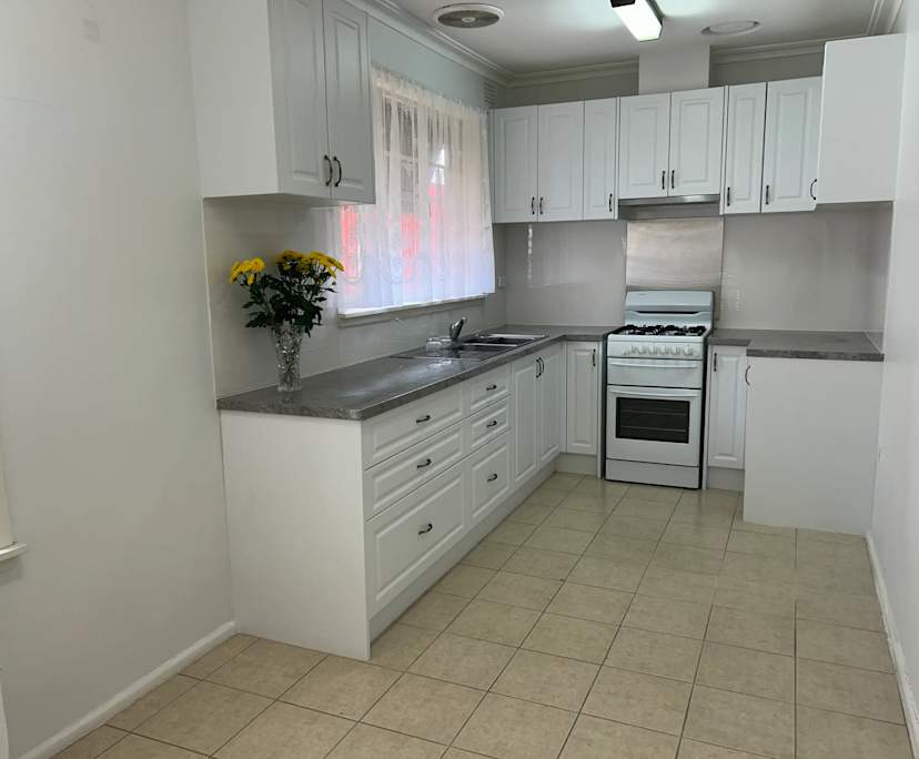 Whole property with 3 rooms for rent