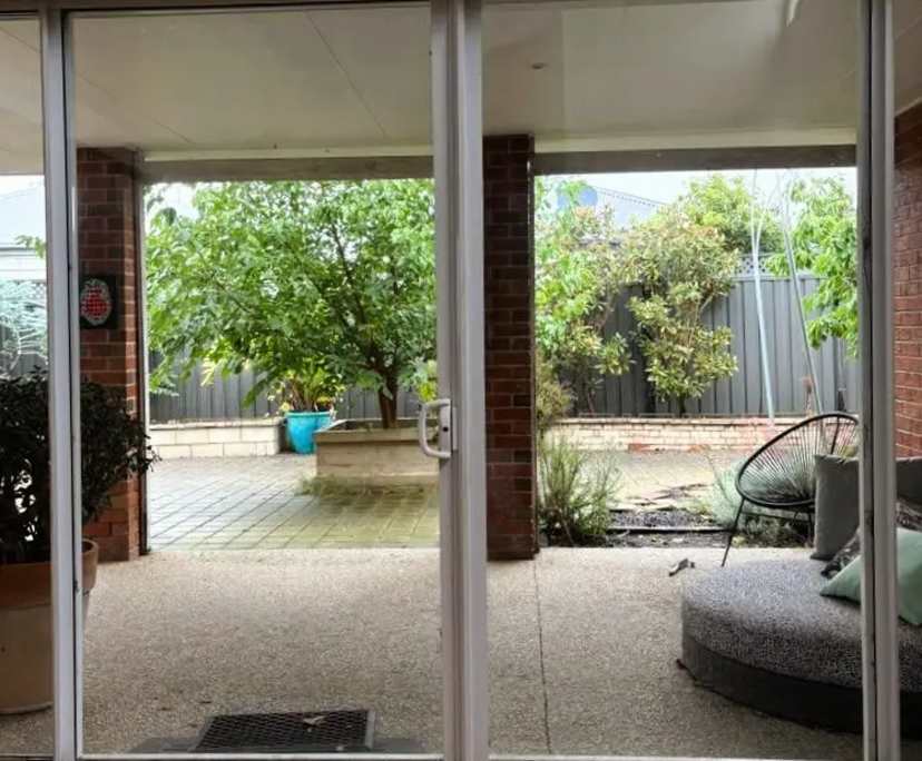 Whole property with 5 rooms for rent