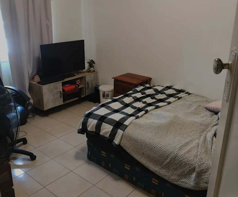 Unfurnished room in a share house