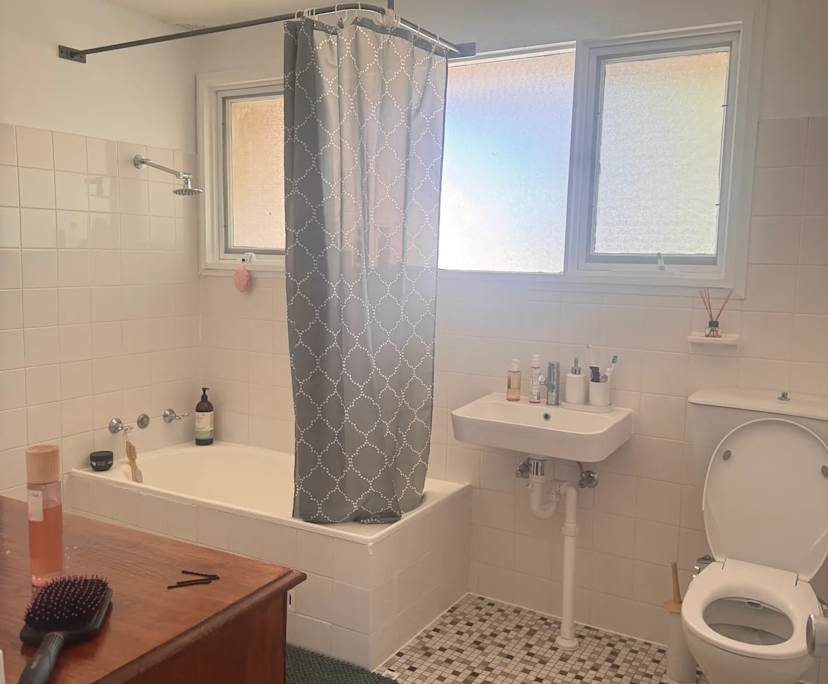 $220, Share-house, 3 bathrooms, Kelso NSW 2795