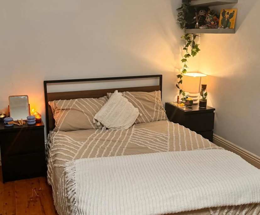 Furnished room in a share house