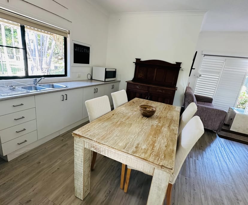Studio for Rent in Golden Beach, Sunshine Coast 4...