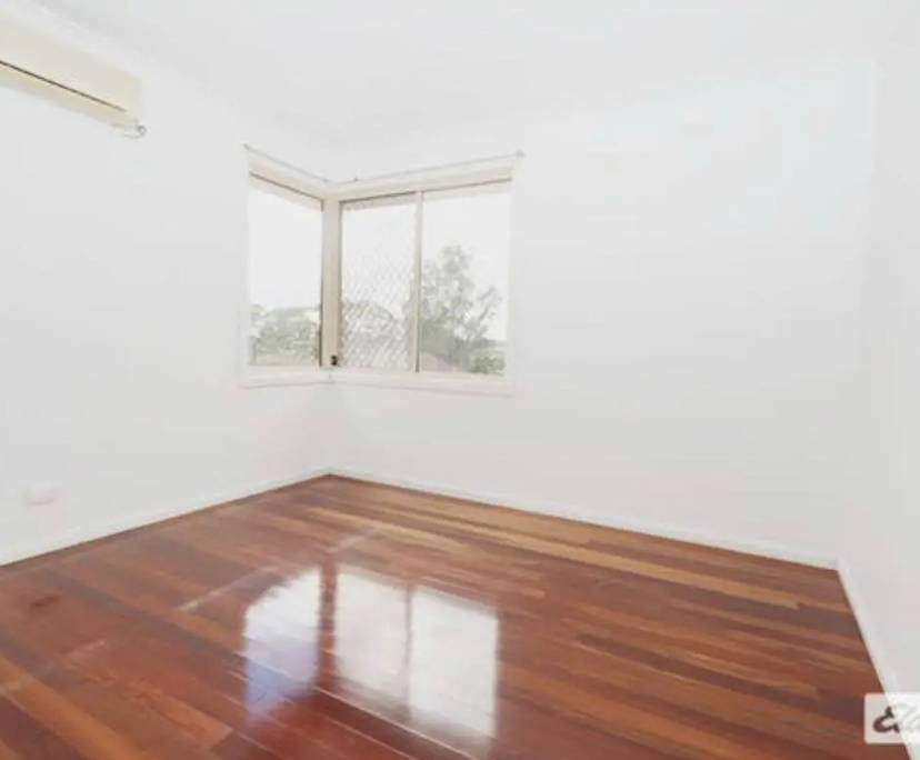 Unfurnished room with own bathroom
