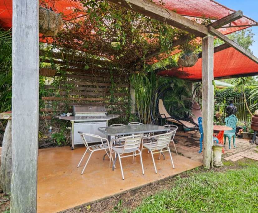 $350, Share-house, 4 bathrooms, Howard QLD 4659