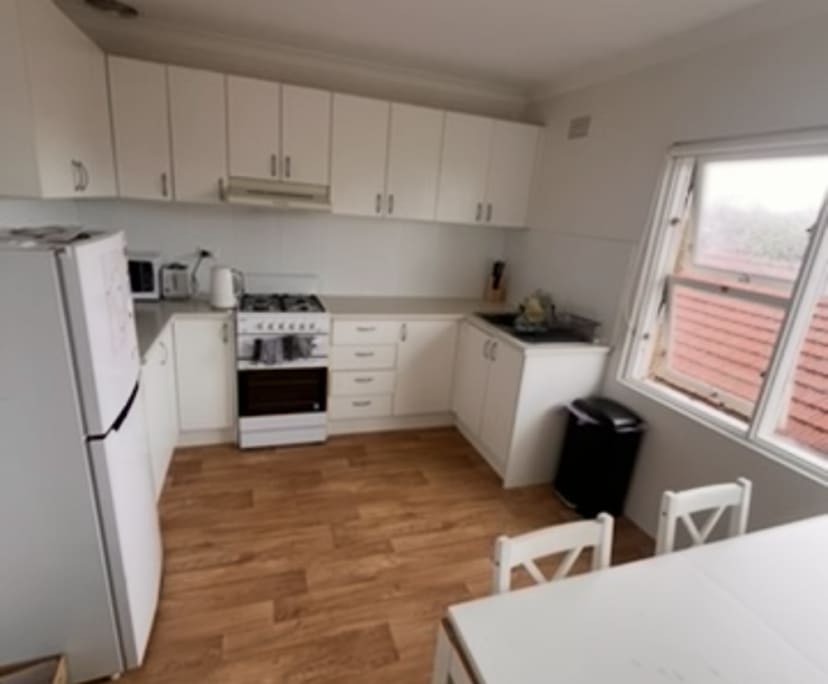 Furnished room in a flatshare