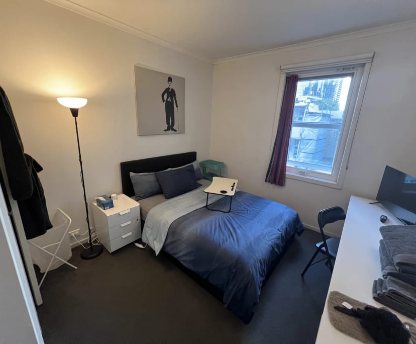Furnished room in a flatshare