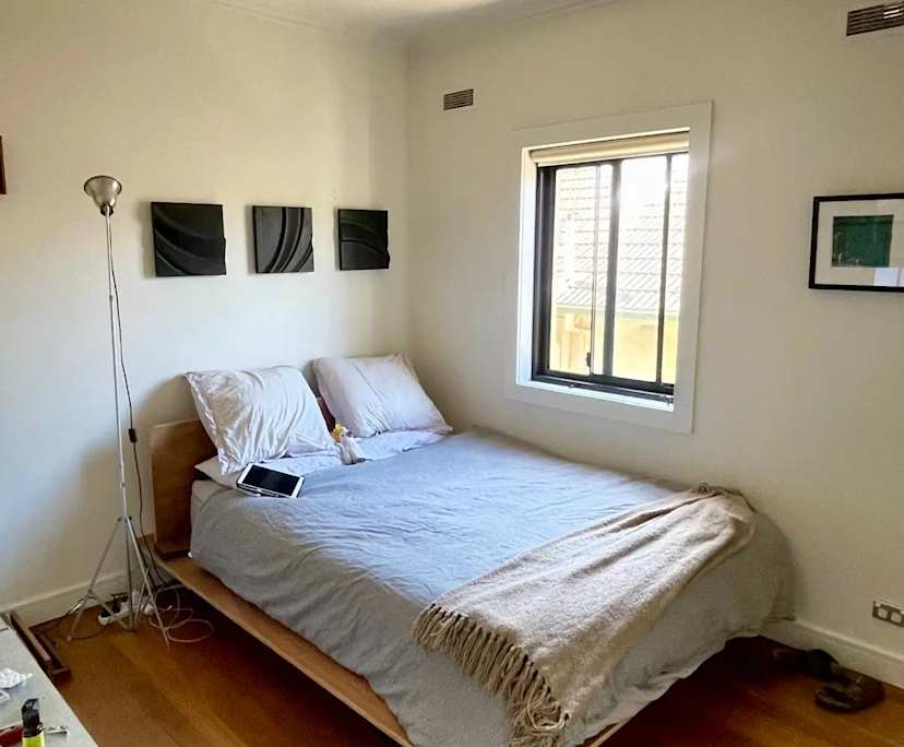 Unfurnished room in a flatshare