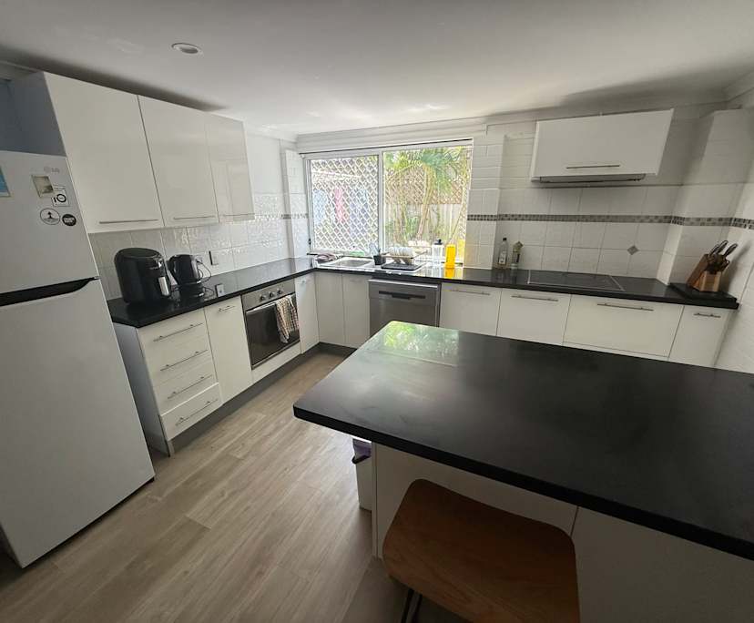 Furnished room with ensuite in a flatshare