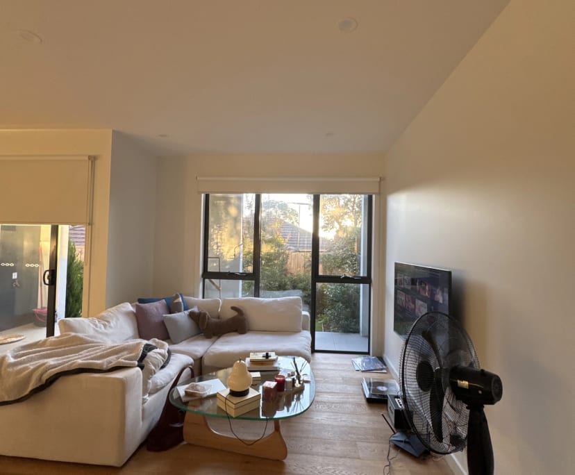 Furnished room in a flatshare