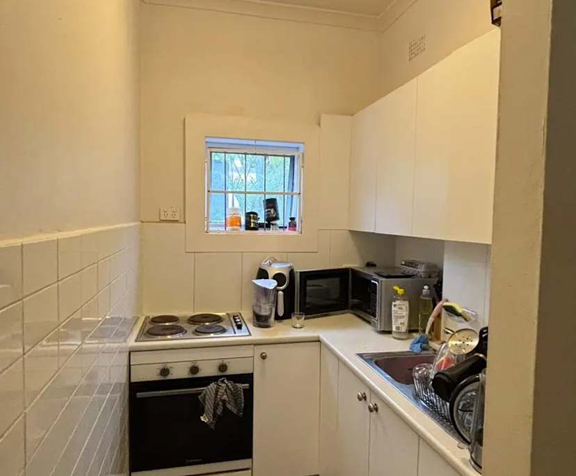 Furnished room in a flatshare