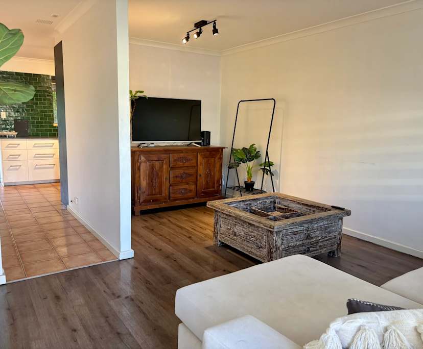 $350, Share-house, 4 bathrooms, Alexander Heights WA 6064