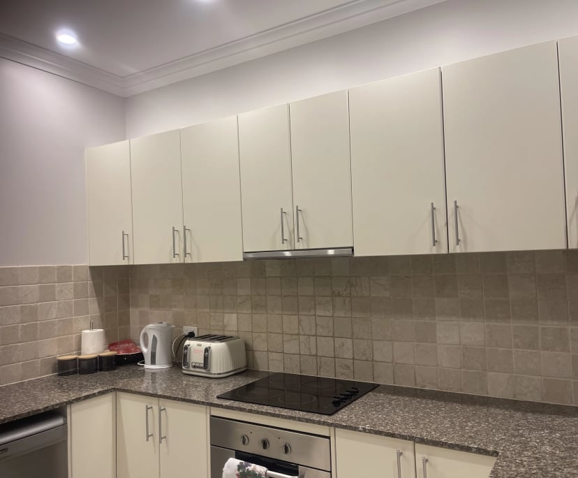 $350, Flatshare, 3 bathrooms, Cannonvale QLD 4802