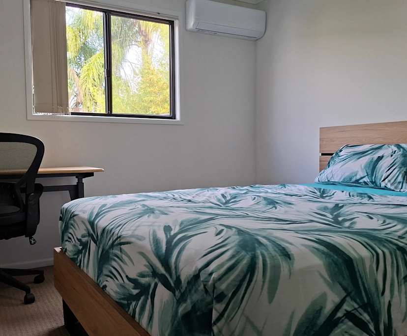 $330, Share-house, 3 bathrooms, Indooroopilly QLD 4068