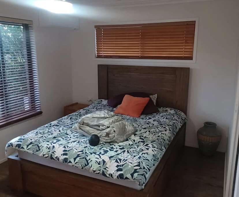 Room in a share house
