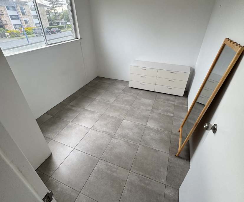 Unfurnished room in a flatshare