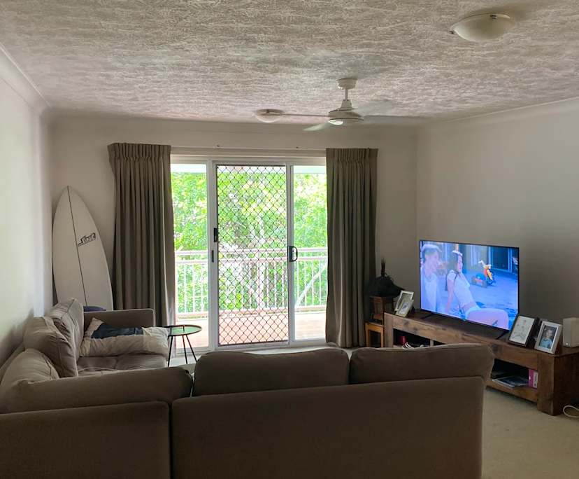 Furnished room with ensuite in a flatshare