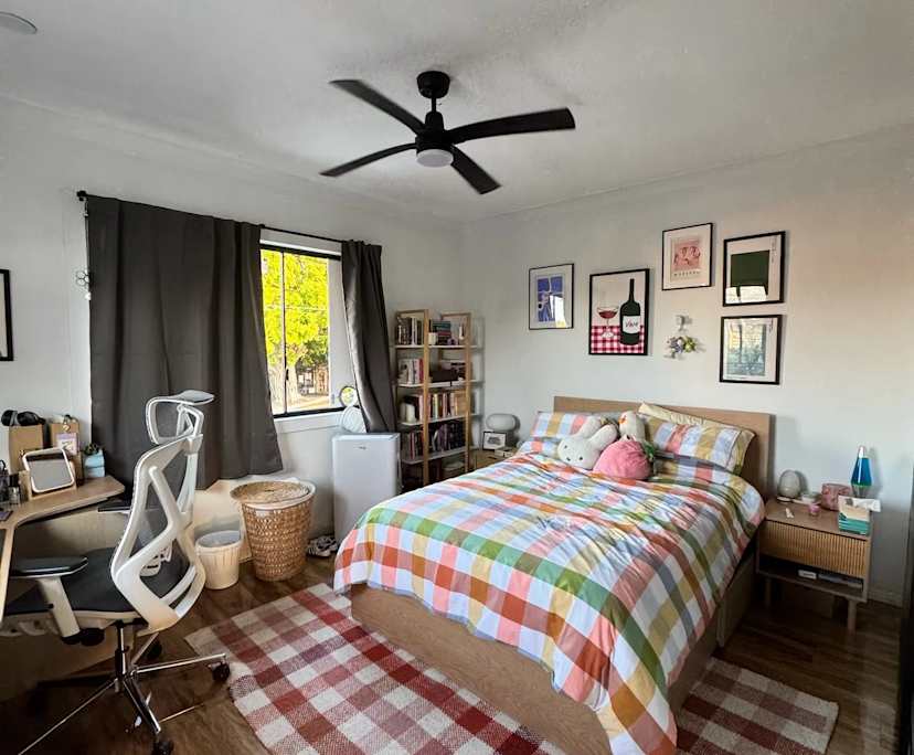 Unfurnished room in a share house