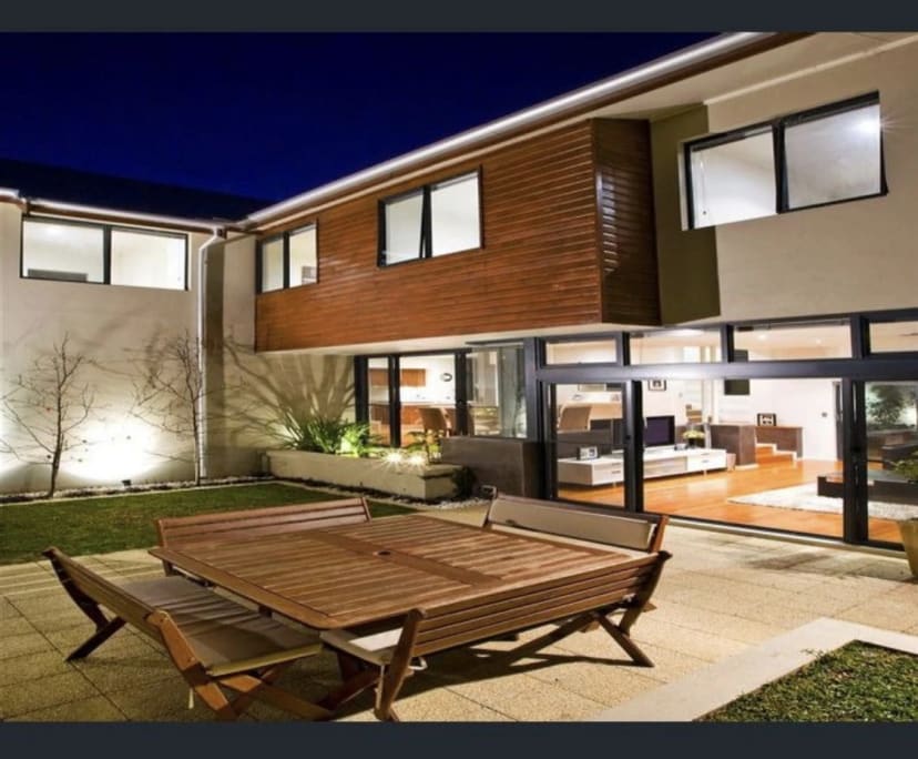 Room for Rent in West Leederville, Perth 220, Unf...