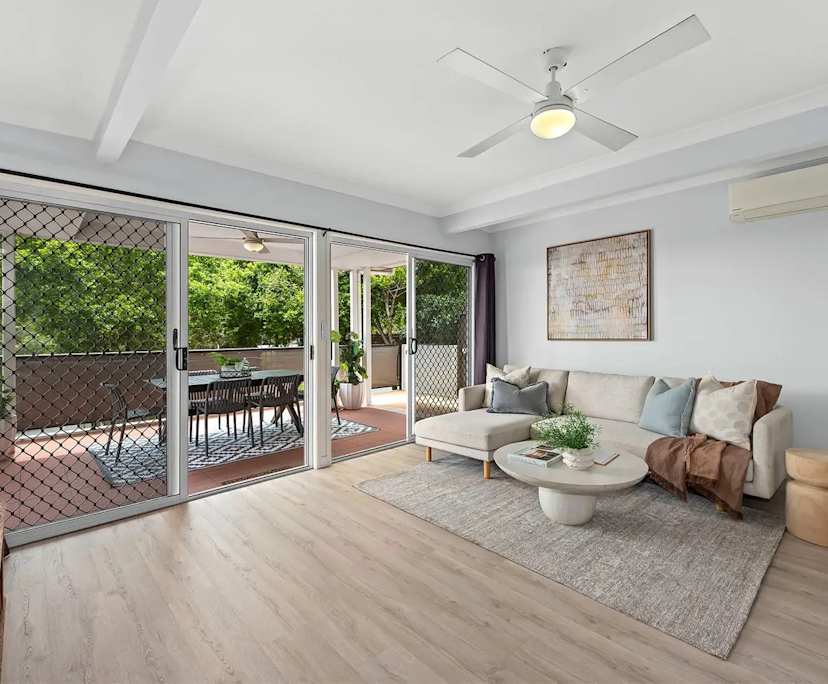 $350, Flatshare, 2 bathrooms, Annerley QLD 4103