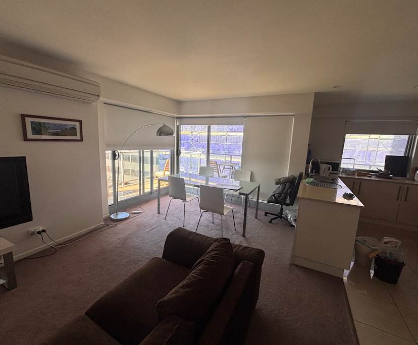 Furnished room in a flatshare