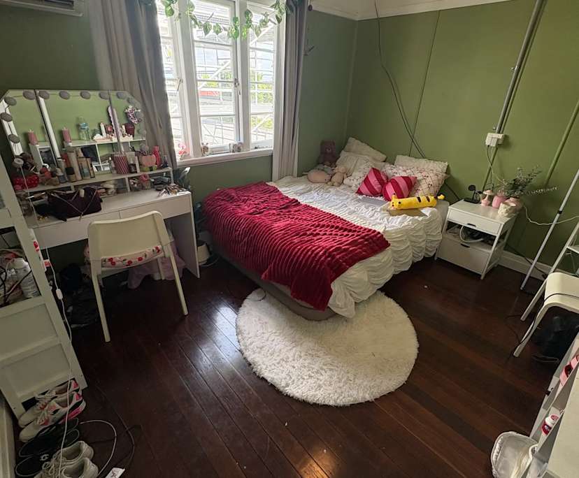 Unfurnished room in a flatshare