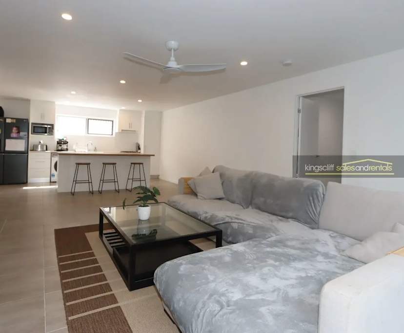 Whole property with 2 rooms for rent