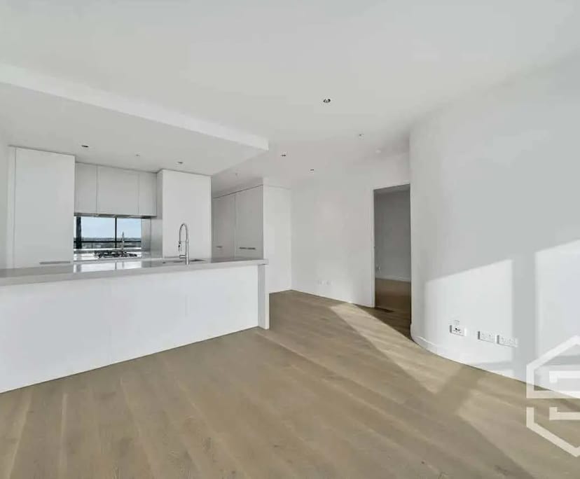 Unfurnished room with own bathroom