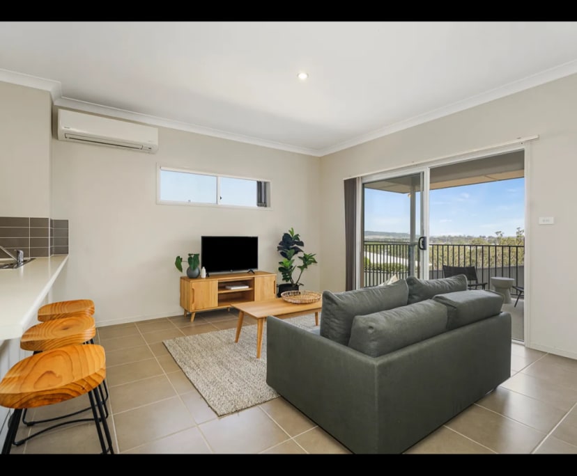 $280, Share-house, 2 bathrooms, Cameron Park NSW 2285