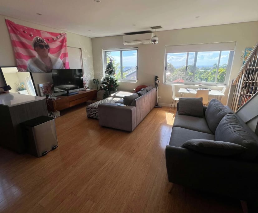 Furnished room in a flatshare