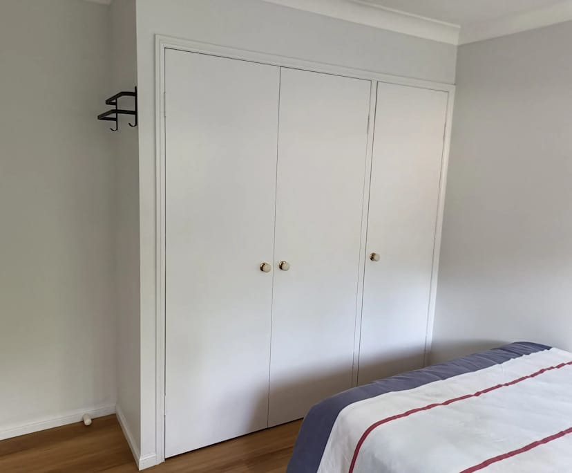 $450, Homestay, 4 bathrooms, Chapel Hill QLD 4069