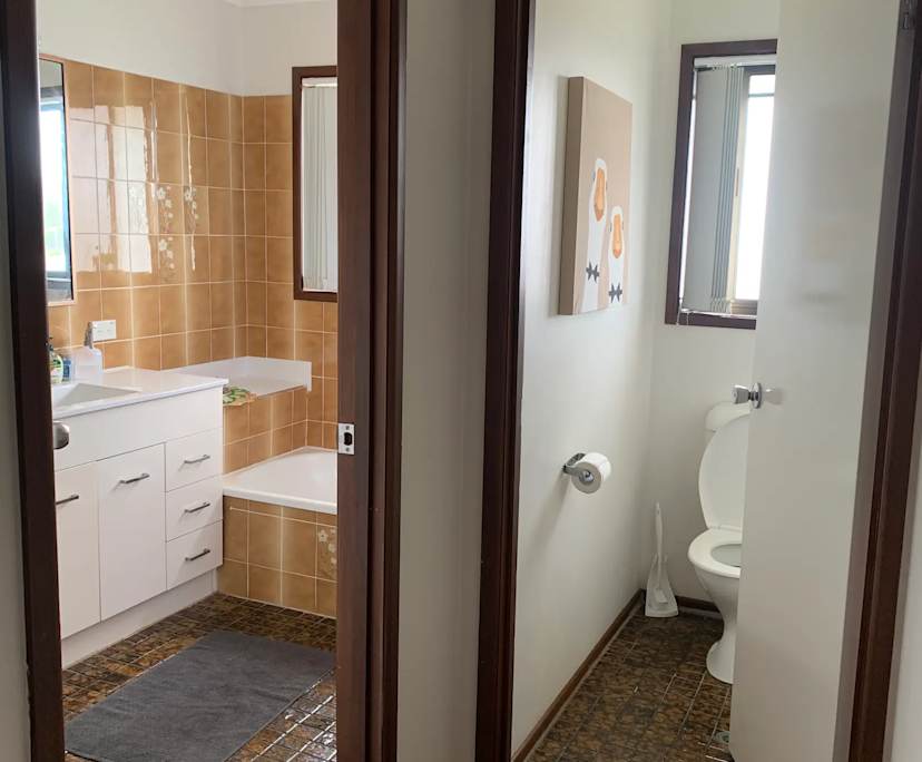 $220, Share-house, 4 bathrooms, Robertson QLD 4109