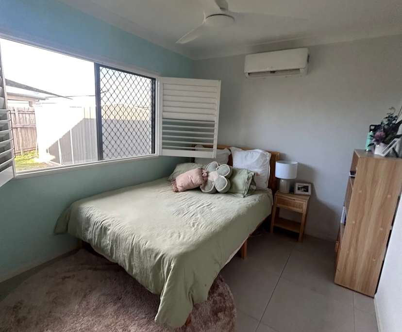 Room in a share house