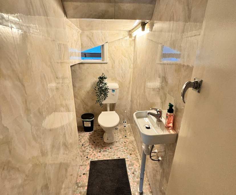 $300, Flatshare, 6 bathrooms, Sylvania NSW 2224