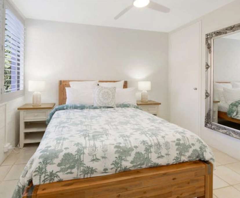 $595, Flatshare, 2 bathrooms, Broadbeach QLD 4218