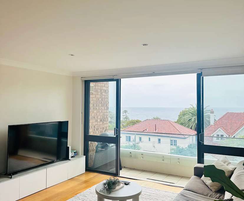 Unfurnished room with ensuite in a flatshare