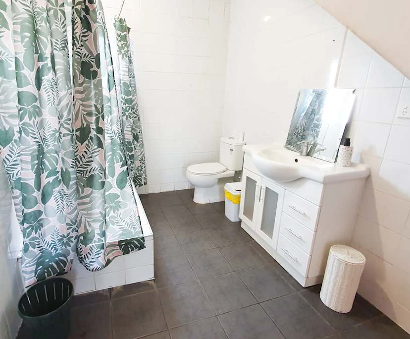 $220, Share-house, 4 bathrooms, Parramatta Park QLD 4870
