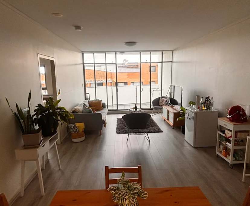 Furnished room with ensuite in a flatshare