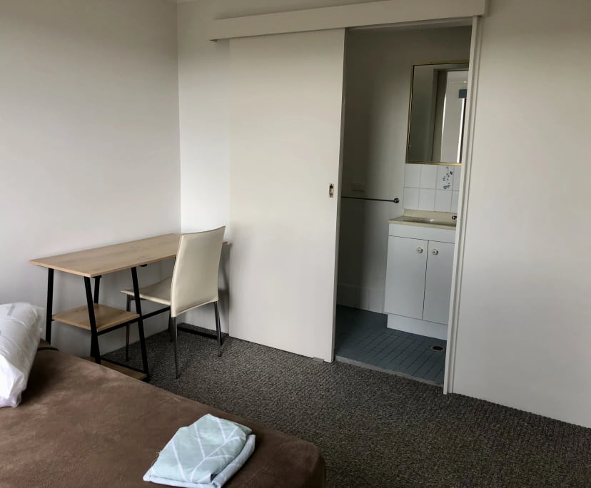 $350, Flatshare, 2 bathrooms, Coorparoo QLD 4151