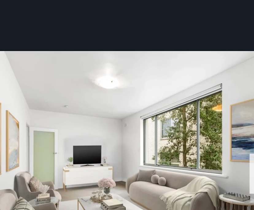 Furnished room in a flatshare